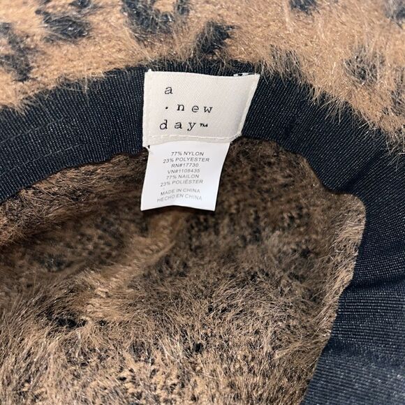 New a new day animal print bucket winter hat - Picture 5 of 5